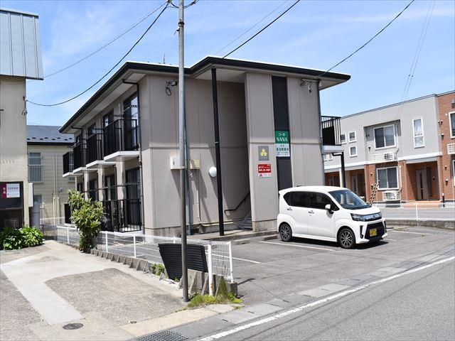 建物外観　外観・駐車場