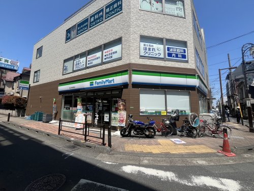 コンビニ　ファミリーマート 富士見台駅前店（コンビニ）まで463m