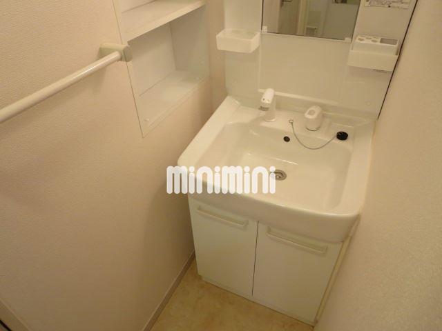 洗面設備　忙しい朝に便利な独立洗面台です