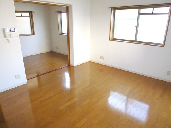 居室・リビング　日当たり良好なリビング♪