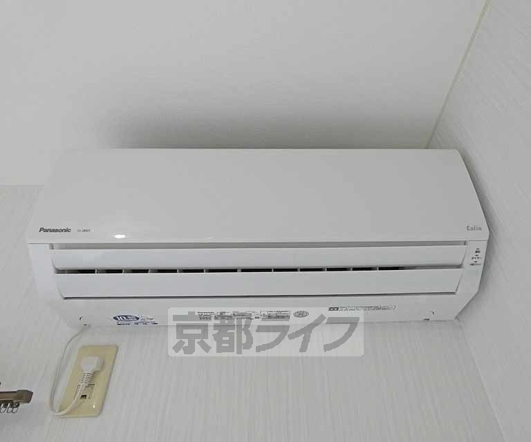 その他設備　リビングのエアコンです。