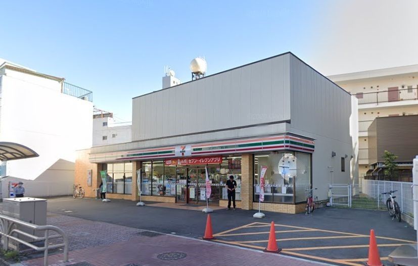 コンビニ　セブンイレブン名古屋中村区役所駅前店（コンビニ）まで320m