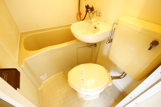 トイレ　※別号室のお写真となります。