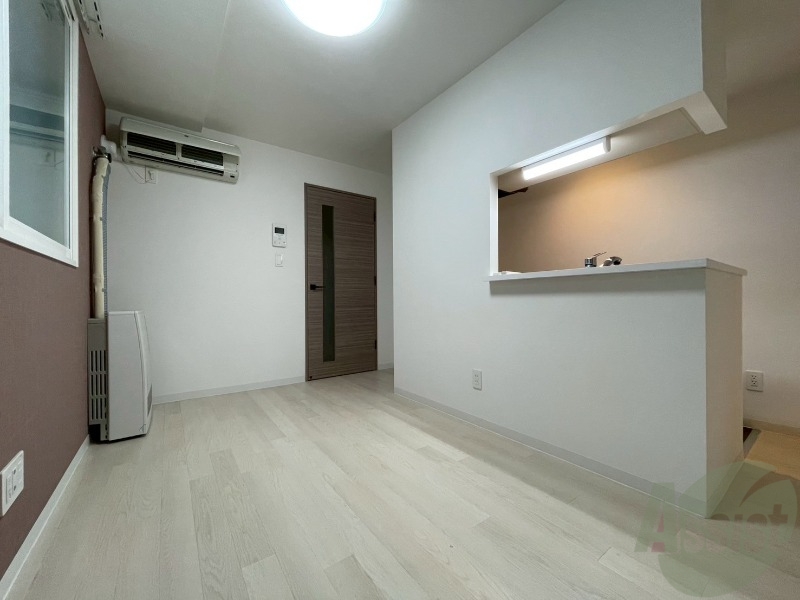 居室・リビング　広くてキレイなお部屋が広がっていて、充実した生活が送れそう。