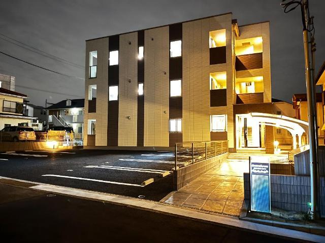 建物外観　外観写真（夜）