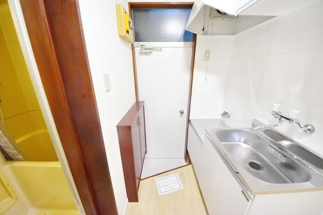 玄関　タウンハウジング府中店まで