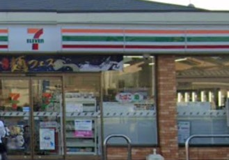 コンビニ　セブンイレブン 浜野店（コンビニ）まで946m