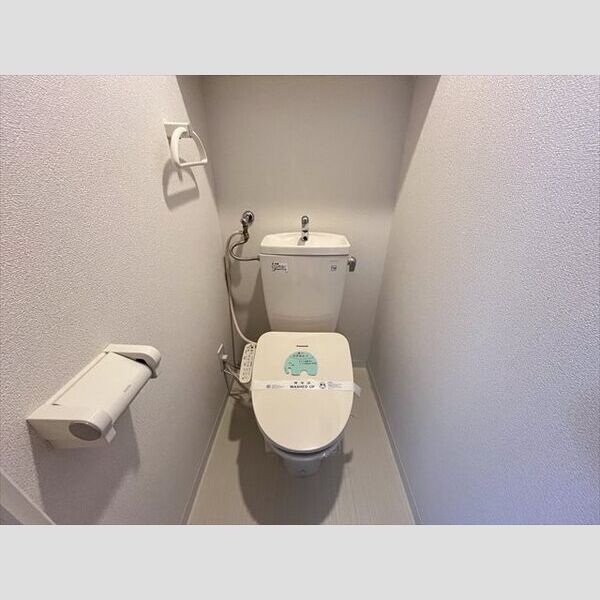 トイレ　温水洗浄便座