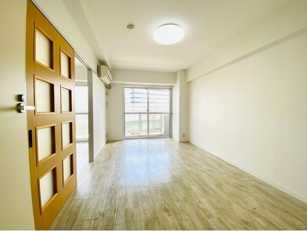 居室・リビング　※写真は同じマンションの違う部屋のものになります。