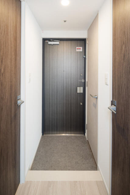 玄関　※写真は同タイプ住戸です。