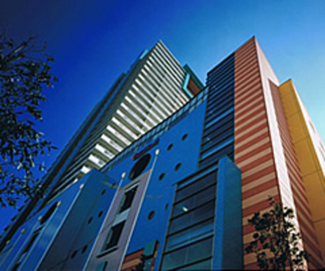 ショッピングセンター　ぷららてんま（ショッピングセンター）まで745m