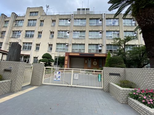 小学校　日吉小学校（小学校）まで390m