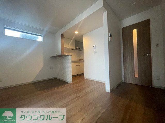 居室・リビング　エントランス