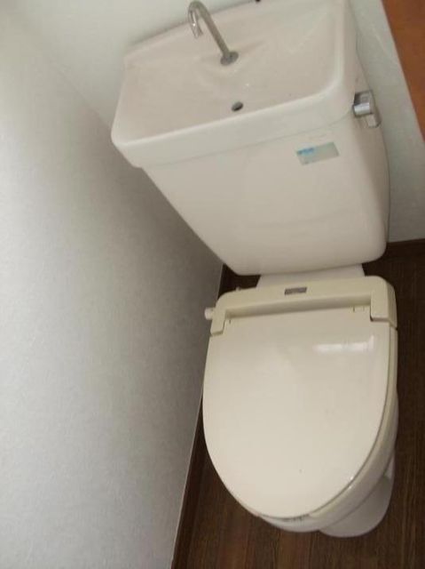 トイレ　別号室参考写真です