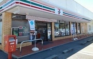 コンビニ　セブンイレブン（コンビニ）まで450m