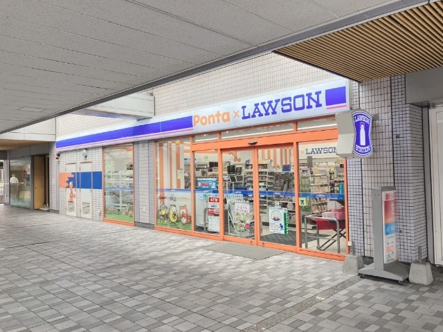 コンビニ　ローソンあるあるＣｉｔｙ店（コンビニ）まで376m