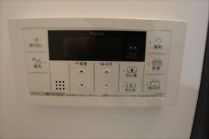 その他設備　追い焚き機能付　オートバス機能付給湯設備