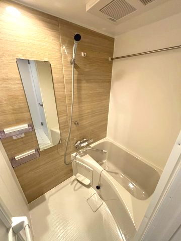 バス・シャワールーム　ゆったり過ごせるお風呂です