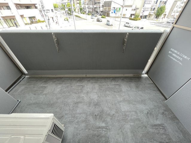 バルコニー　同物件別部屋写真