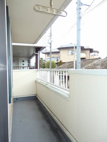 バルコニー　開放的で明るい空間を演出してくれるバルコニーです