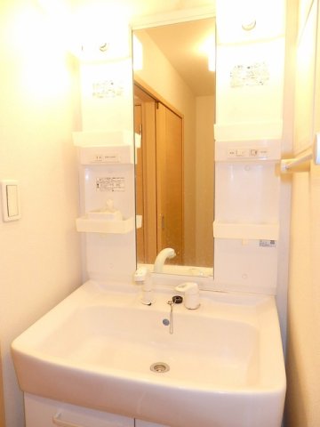 洗面設備　忙しい朝には欠かせない洗面所です