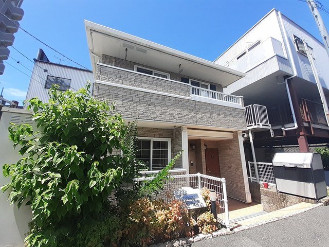 建物外観　外観は落ち着いています