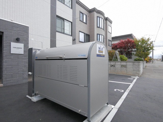 その他共有部分　敷地内ゴミ置き場あります♪