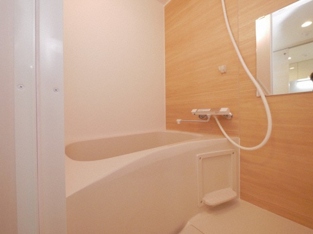 バス・シャワールーム　広々快適なバスルームです♪