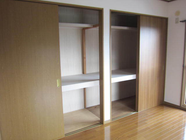 収納　南東洋室の収納