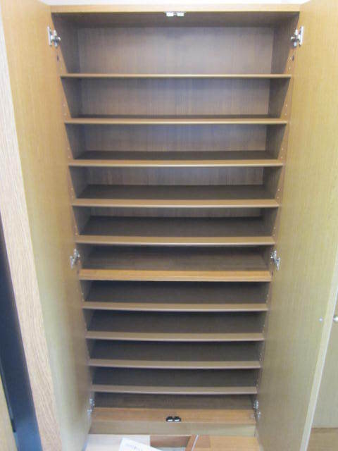 玄関　シューズボックス