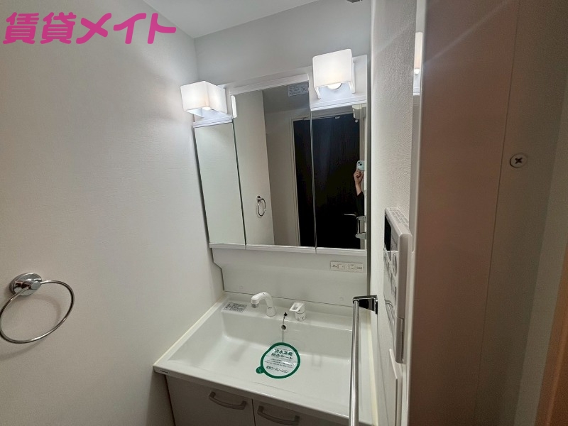 洗面設備　同型参考写真