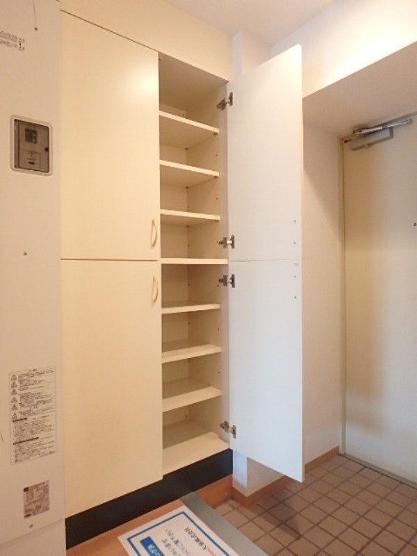 玄関　図面と現状に相違がある場合には現状を優先