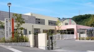 幼稚園・保育園　子育てセンター ひだまり保育園部（幼稚園・保育園）まで827m