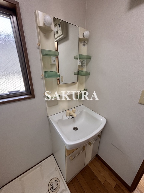 洗面設備　忙しい朝には欠かせない洗面所です♪