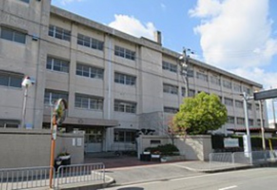 小学校　岡山市立芳明小学校（小学校）まで449m