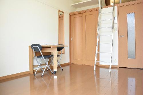 居室・リビング　１Ｆはフローリングになります!!