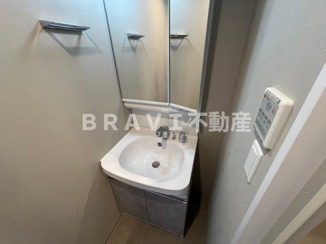 洗面設備　独立洗面台で身支度をすべて済ませてしまいましょう