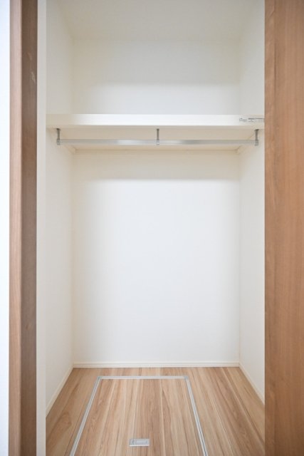 収納　クローゼット（洋室1）