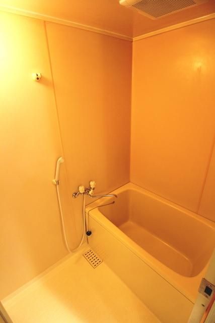 バス・シャワールーム　★ゆったりとしたバスタブ★