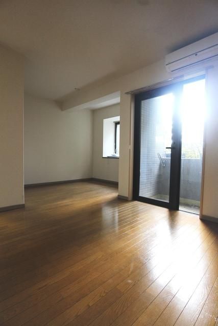 居室・リビング　★明るい洋室★