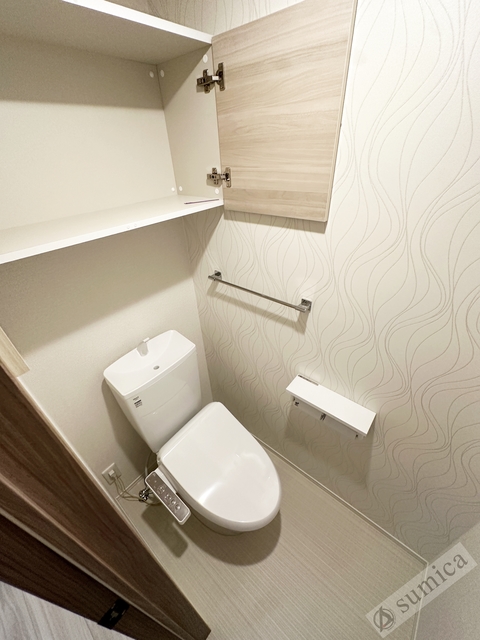 トイレ　温水洗浄便座付き♪♪