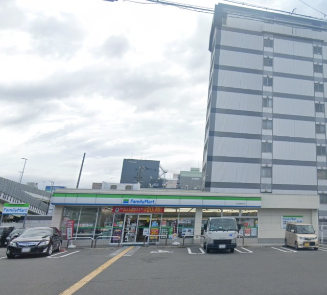 コンビニ　ファミリーマート東大阪長田中店（コンビニ）まで443m