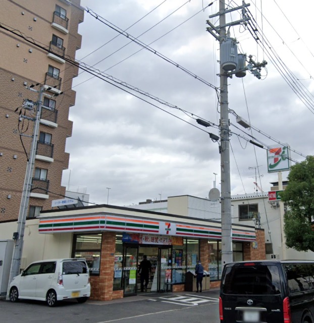 コンビニ　セブンイレブン東大阪長田西4丁目店（コンビニ）まで688m