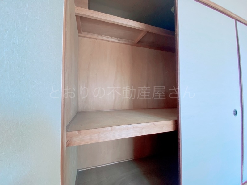 収納　押入れ