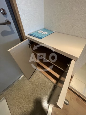 収納　シングルウエスト　玄関収納