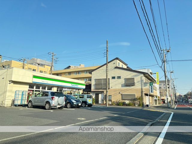 コンビニ　ファミリーマート（コンビニ）まで444m