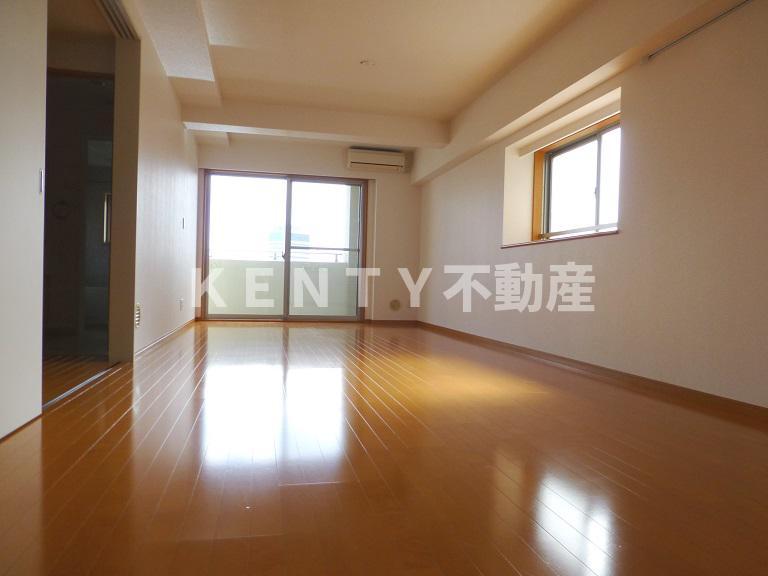 居室・リビング　ゆったりとした居間です