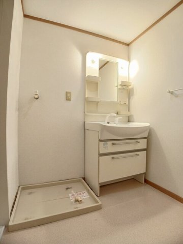 洗面設備　スペースが確保できる洗面所です