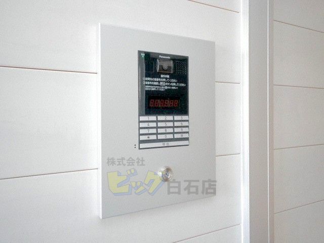 エントランス　人気のオートロック付きマンションです♪