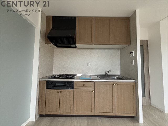 キッチン　システムキッチンはガスコンロ3口☆